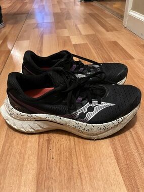 Saucony Endorphin Speed 4 Size 7 Women's Running Shoes with Speckled Midsole 💜